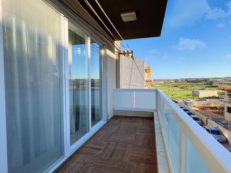 Modern Apartment In Marsaskala Exterior photo